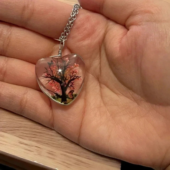 Resin Flower Pressed & Tree Heart Pendant Charm Stainless Steel Necklace - Picture 1 of 3